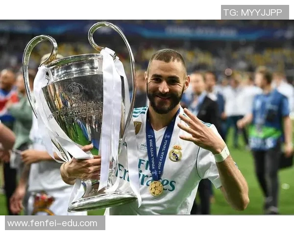 皇马官方宣布续约本泽马至2024年夏天,未来两年星辉闪耀